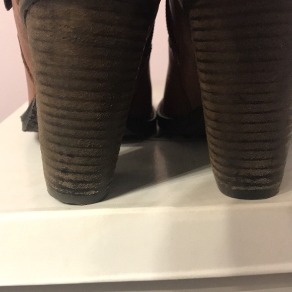 Steve Madden Renegaid Boots in cognac with straps and buckle accents! - Picture 11 of 16